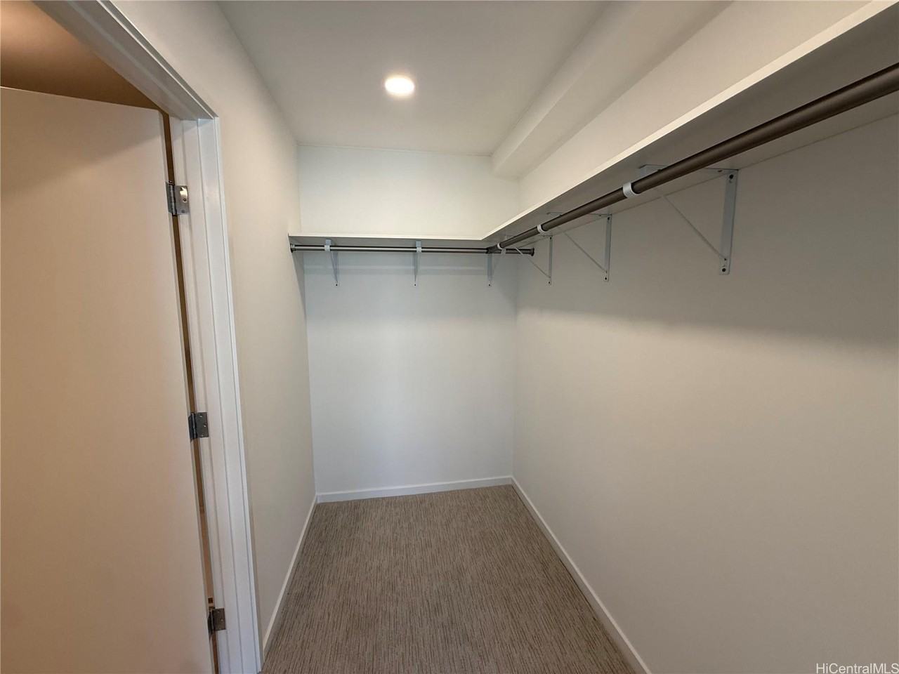 1515 Liona St #3318 - Photo 7 of 24