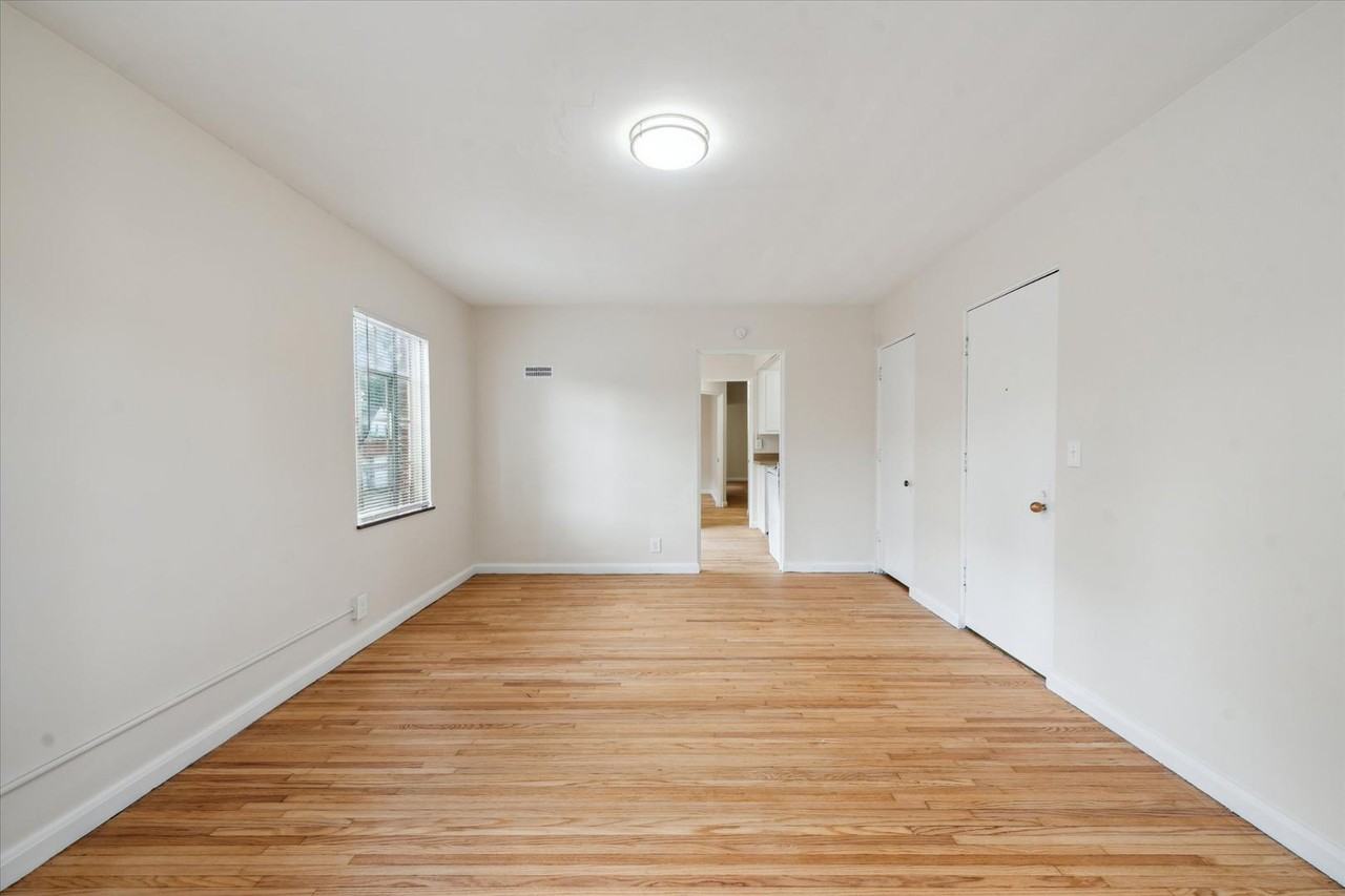 2238 W Sylvania Ave #4 - Photo 6 of 24