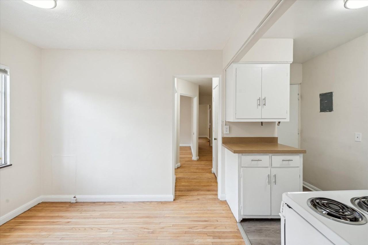 2238 W Sylvania Ave #4 - Photo 7 of 24