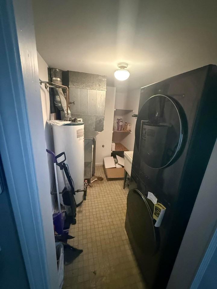 710 Knoxbury Ln #1 - Photo 3 of 12