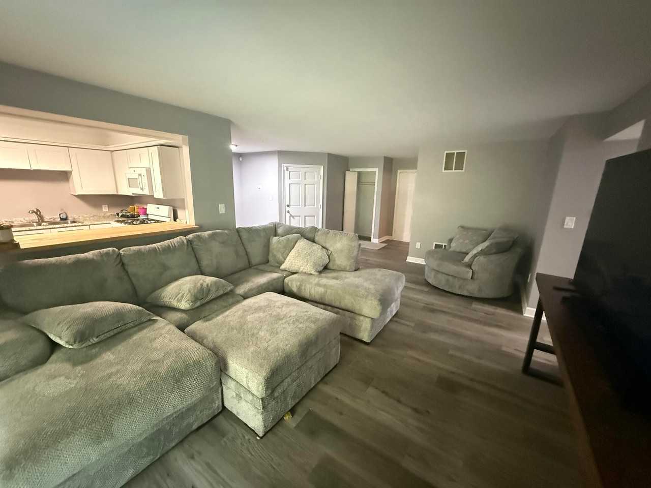 710 Knoxbury Ln #1 - Photo 6 of 12