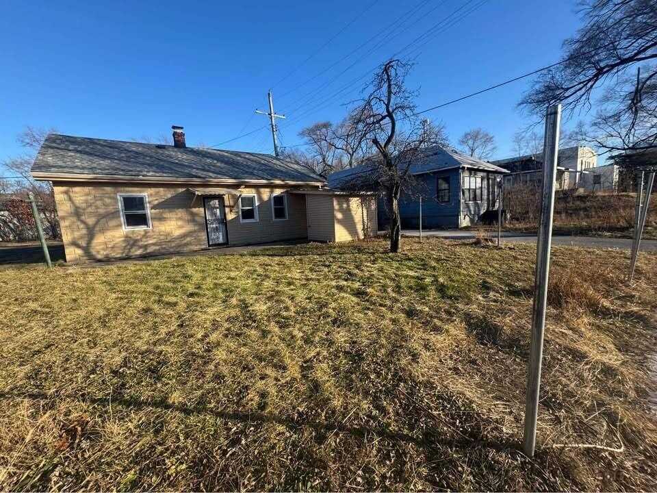 105 E 39th Ave - Photo 3 of 19