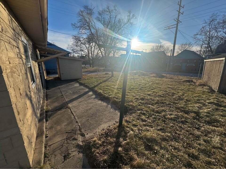 105 E 39th Ave - Photo 4 of 19