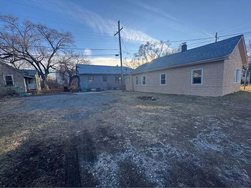 105 E 39th Ave - Photo 5 of 19