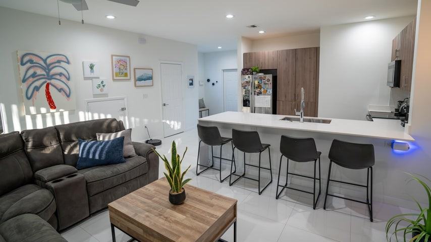 1330 Crystal Way - Photo 5 of 8