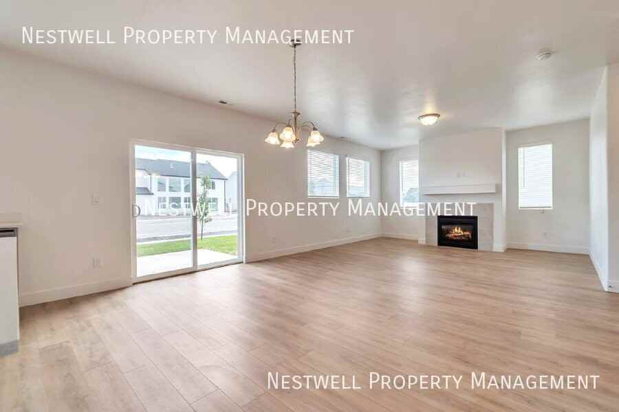 821 W 980 S - Photo 3 of 29