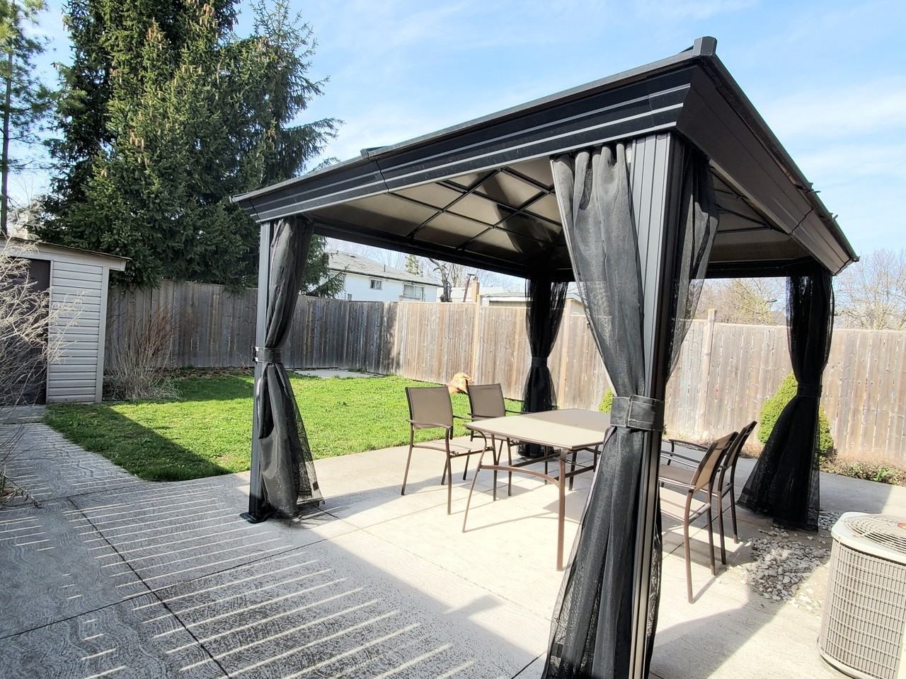 301 Thrace Ave - Photo 2 of 11