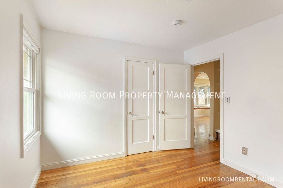 3135 Ne 86th Ave - Photo 5 of 16