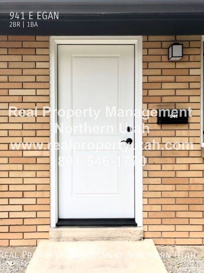 941 Egan St - Photo 2 of 16