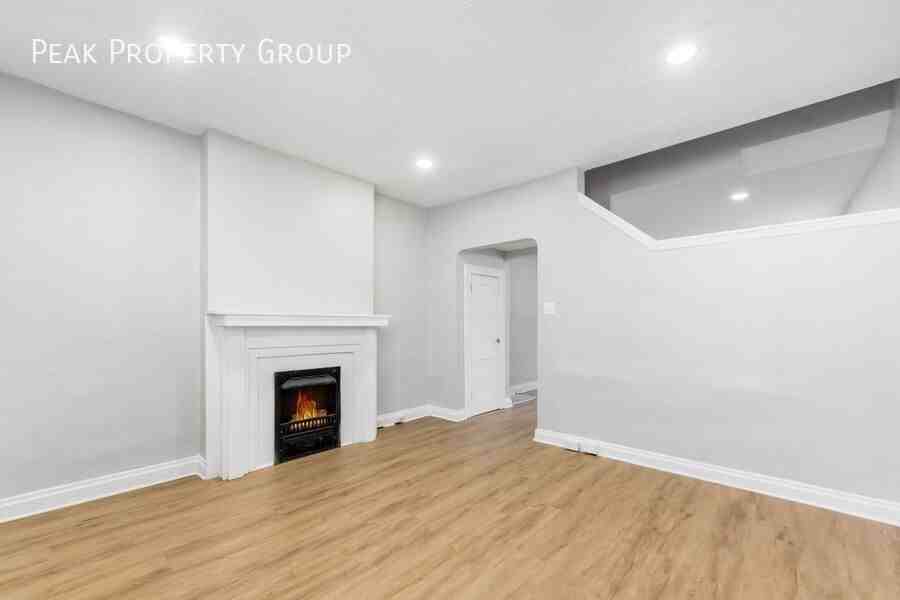 419 E Mithoff St - Photo 5 of 43