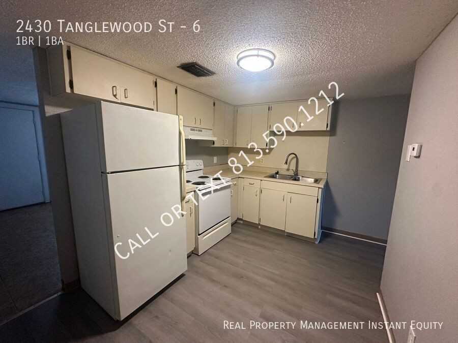 2430 Tanglewood St #6 - Photo 4 of 9