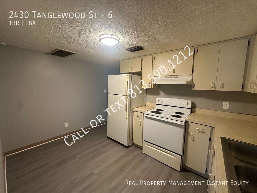 2430 Tanglewood St #6 - Photo 5 of 9