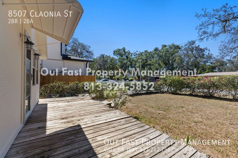 8507 Claonia St - Photo 6 of 35