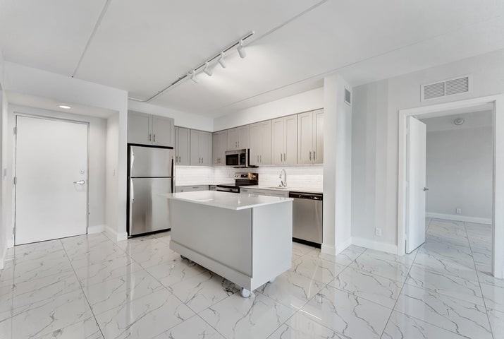 250 West Hidden Valley Boulevard - Photo 4 of 9