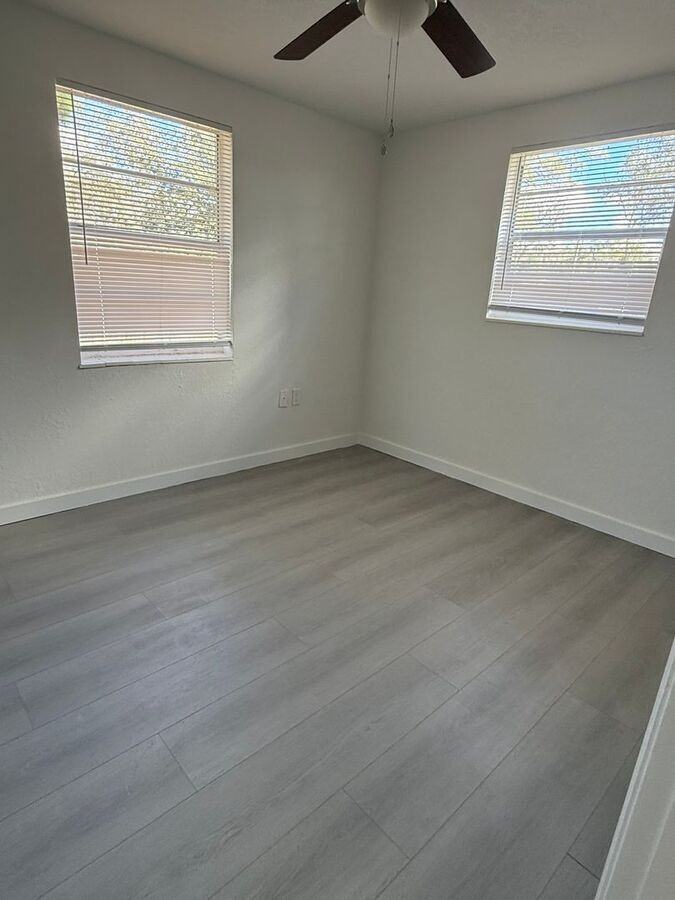 9406 Goldenrod Rd #B - Photo 5 of 8