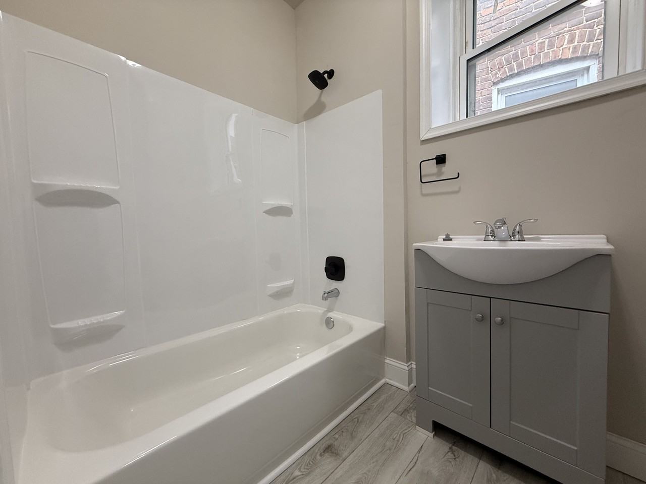 2702 Greenmount Ave - Photo 4 of 11