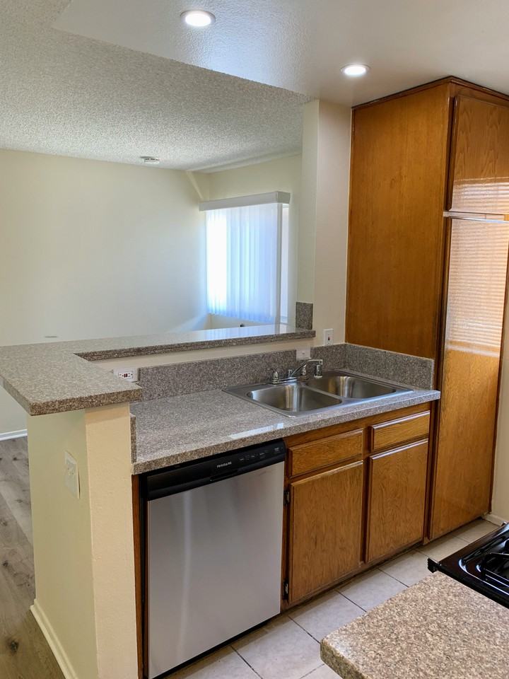 1101 E South St #306 - Photo 6 of 31