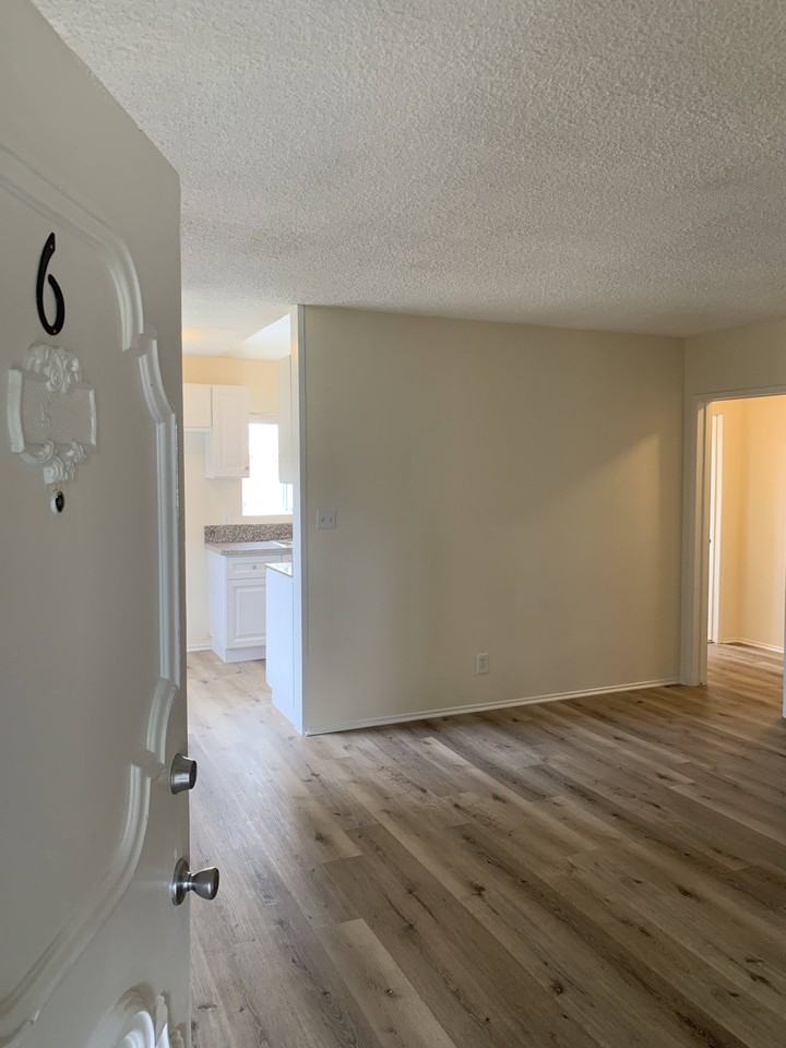 1579 Chestnut Ave #6 - Photo 4 of 17