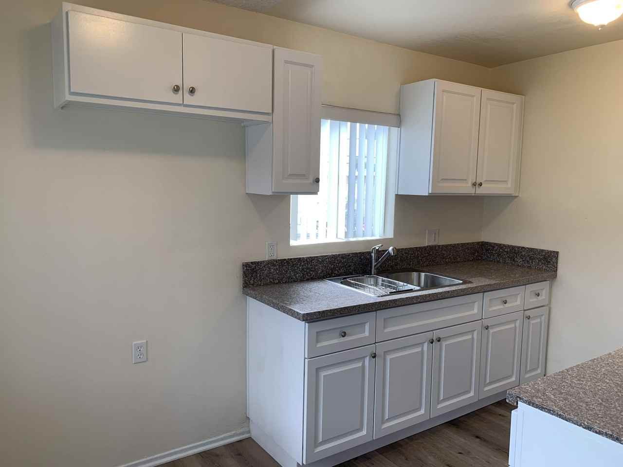 1579 Chestnut Ave #6 - Photo 7 of 17