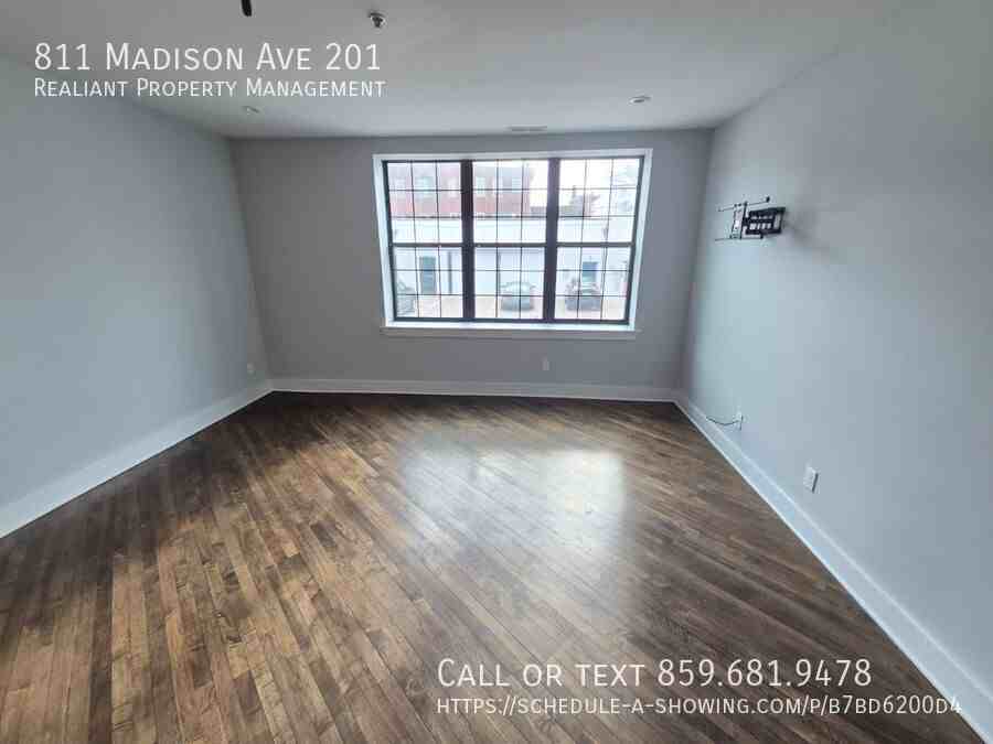 811 Madison Ave - Photo 5 of 17