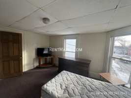 featured image of 133 Essex St #5