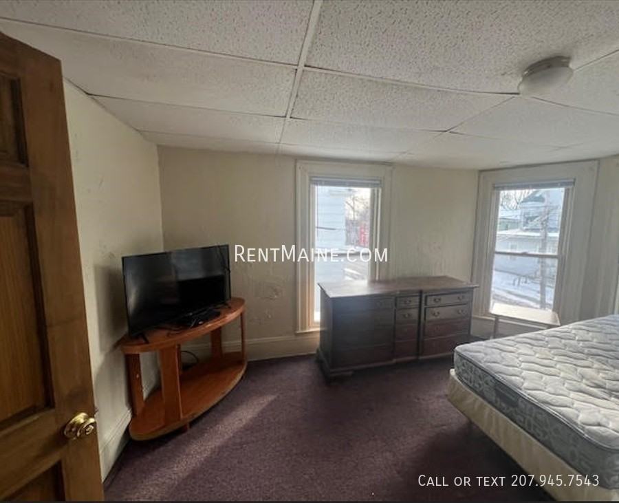 133 Essex St #5 - Photo 2 of 11