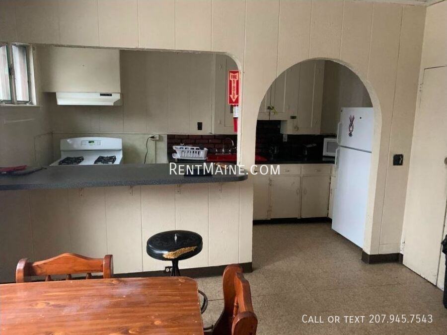 133 Essex St #5 - Photo 7 of 11