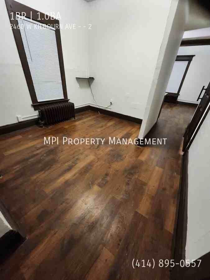 2460 W Kilbourn Ave #2 - Photo 3 of 9