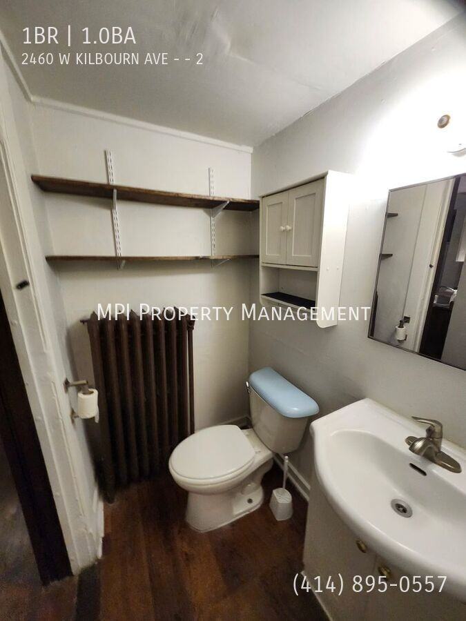 2460 W Kilbourn Ave #2 - Photo 5 of 9