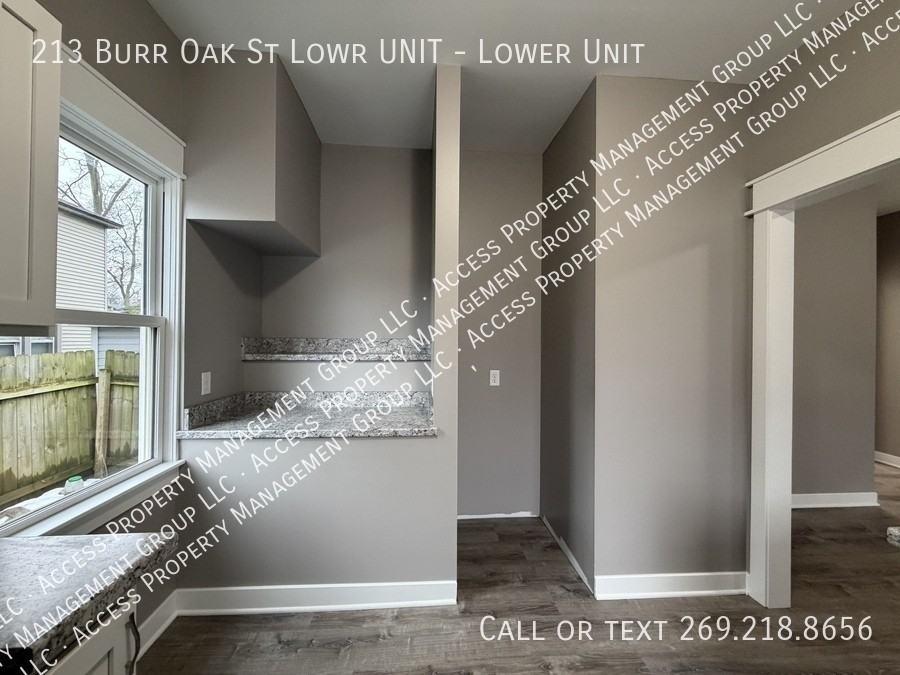 213 Burr Oak St Lowr Unit - Photo 3 of 16