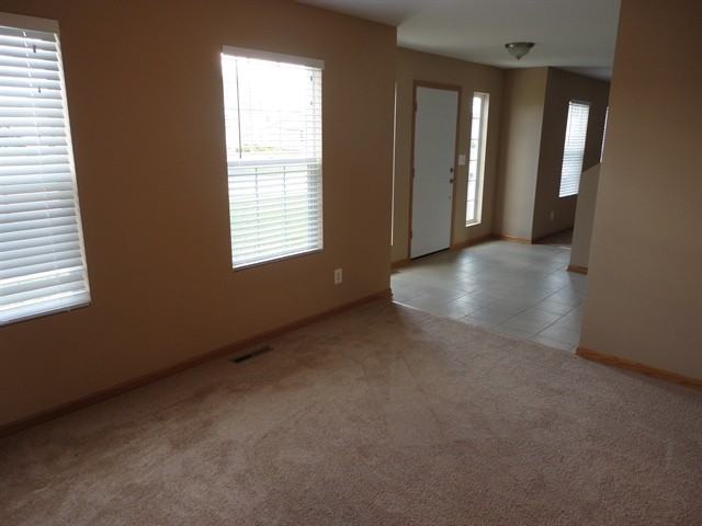 15566 Bryden Dr - Photo 2 of 16