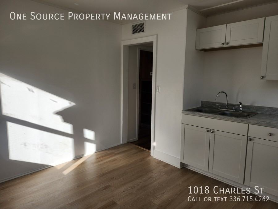 1018 Charles St - Photo 6 of 11
