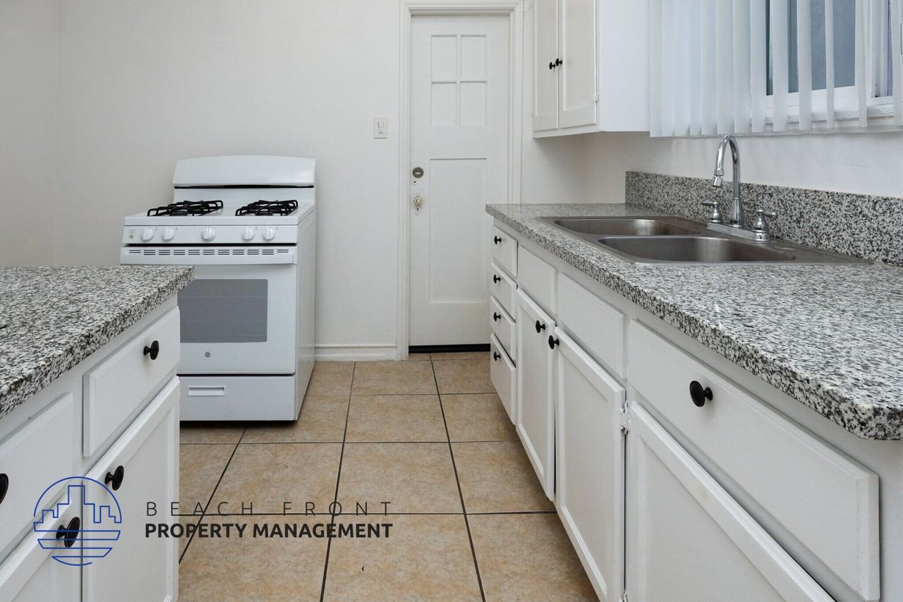 1430 Elm Avenue - Photo 2 of 16