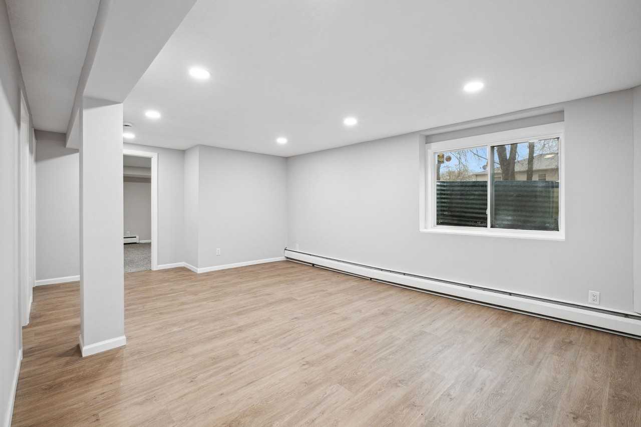 1033 Bluff Ave E - Photo 5 of 12