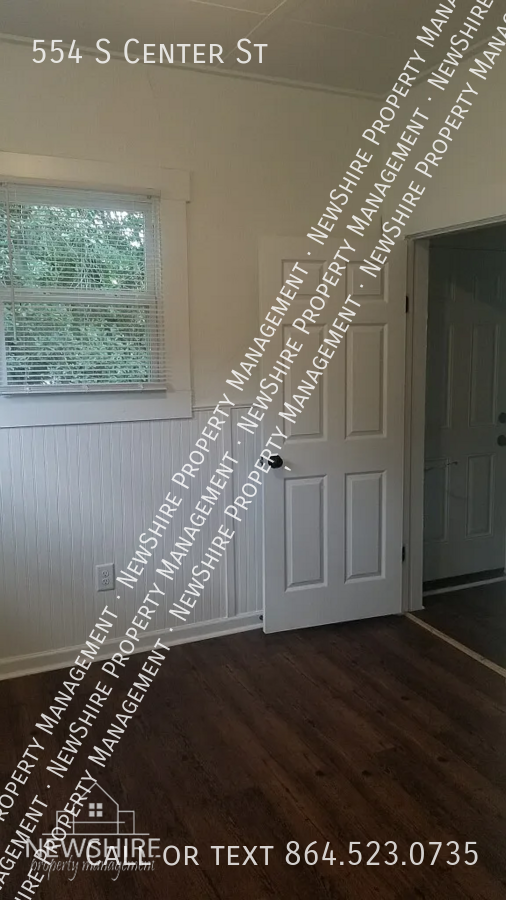 554 S Center St - Photo 5 of 18