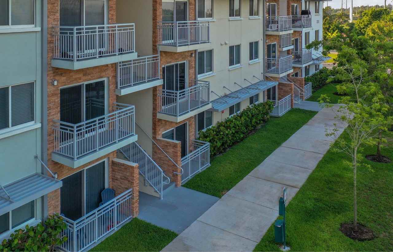 Village at Coral Reef - Photo 5 of 38