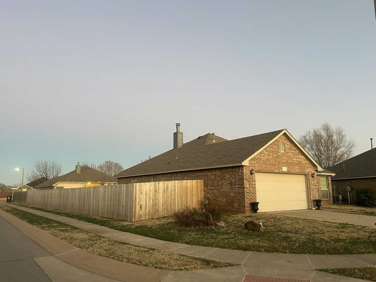 2400 Rookhaven Ln - Photo 3 of 27