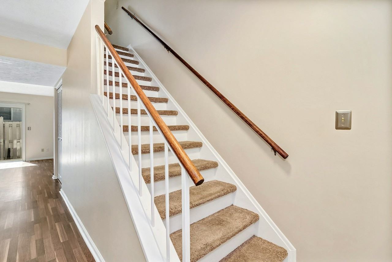 403 Southway Garden Road - Photo 5 of 32