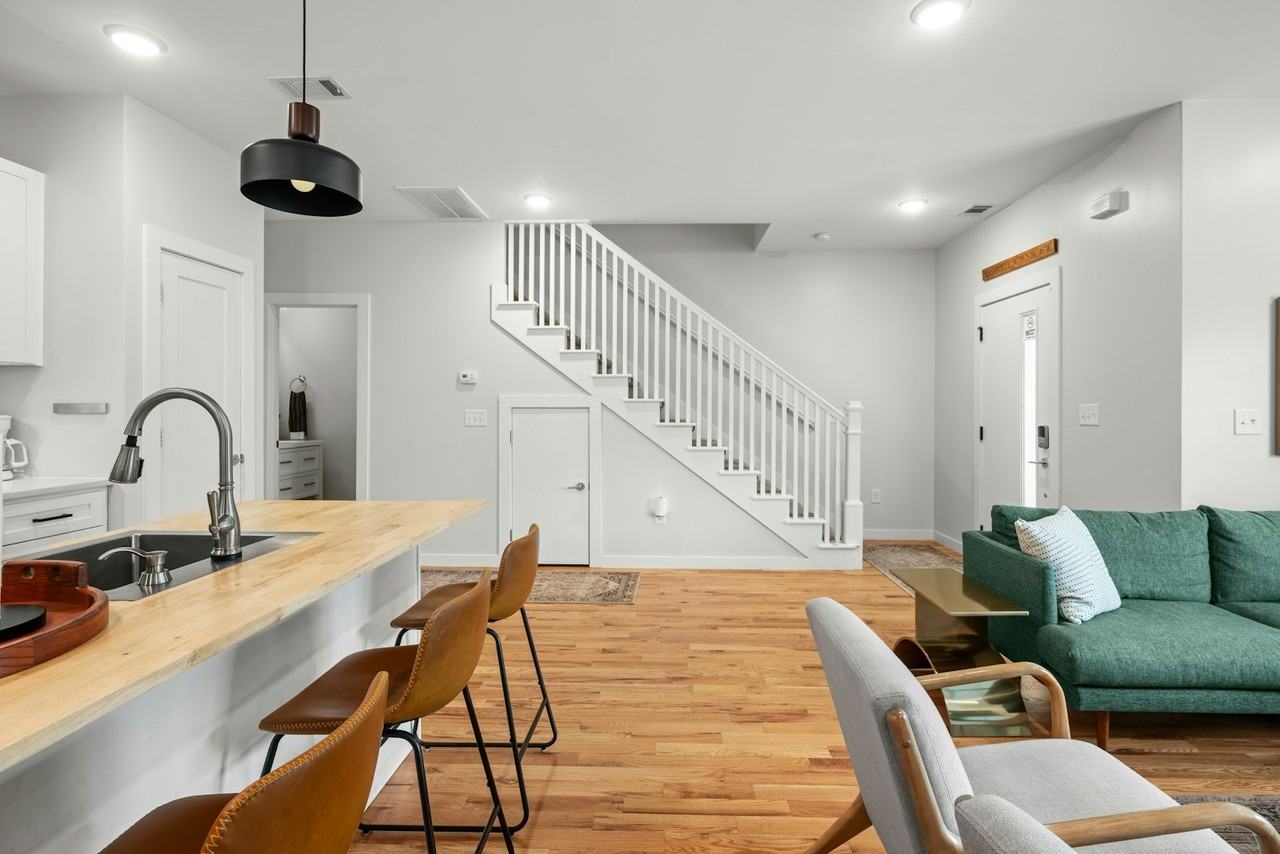 3641 Hydes Ferry Rd - Photo 5 of 15