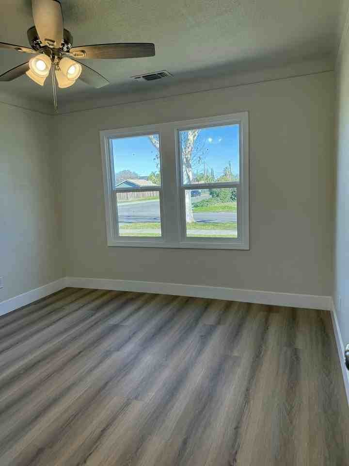 261 North Sierra Vista Avenue - Photo 6 of 10