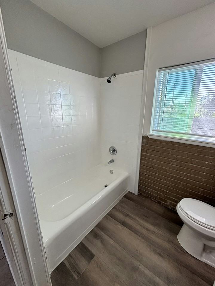 24185 Sunnymead Boulevard, Unit 5 - Photo 4 of 11