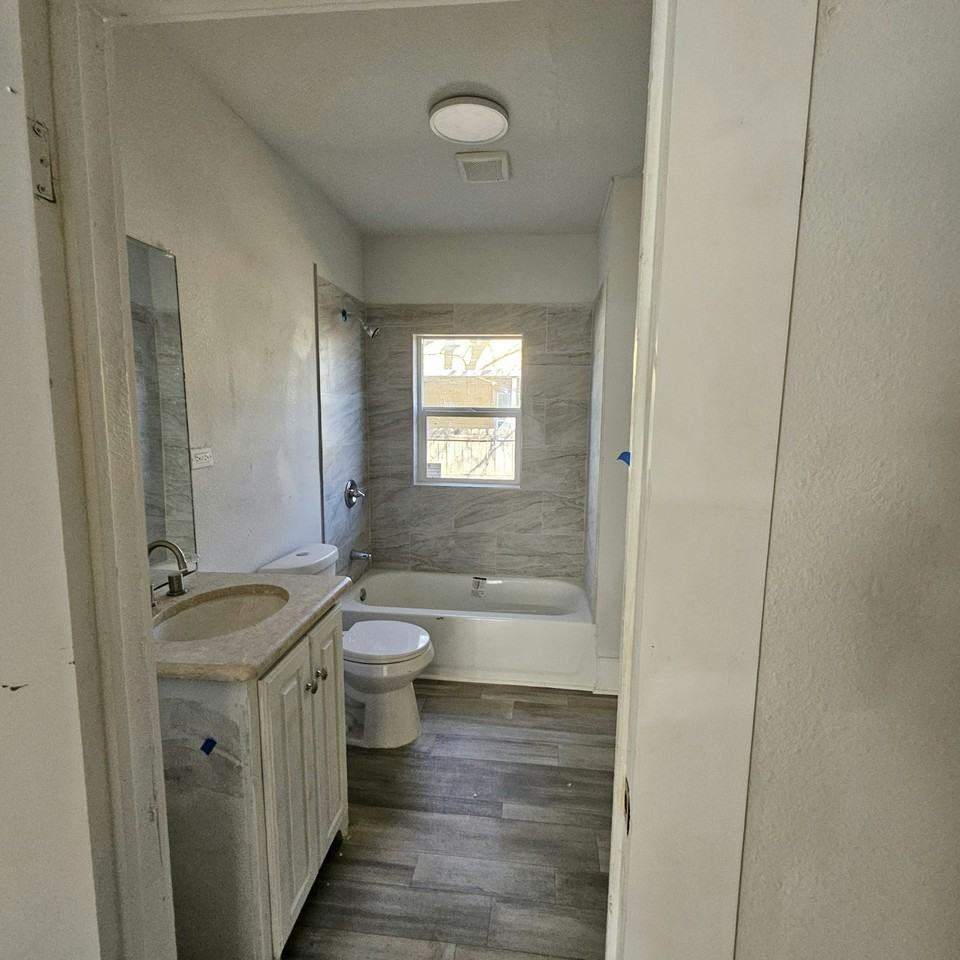 1509 West Collin Street - Photo 3 of 8