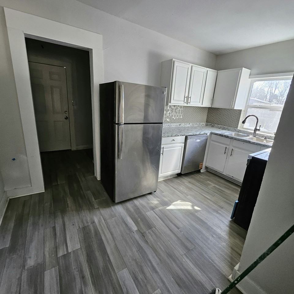 1509 West Collin Street - Photo 6 of 8