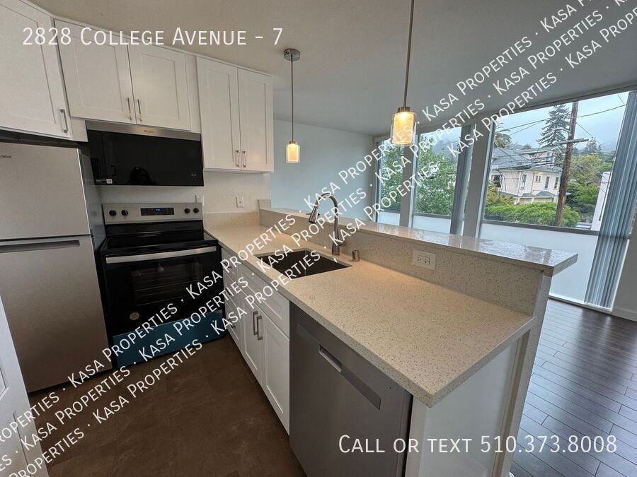 2828 College Ave - Photo 2 of 18