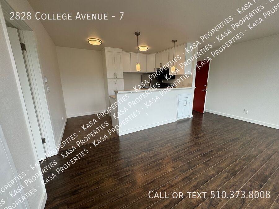 2828 College Ave - Photo 5 of 18