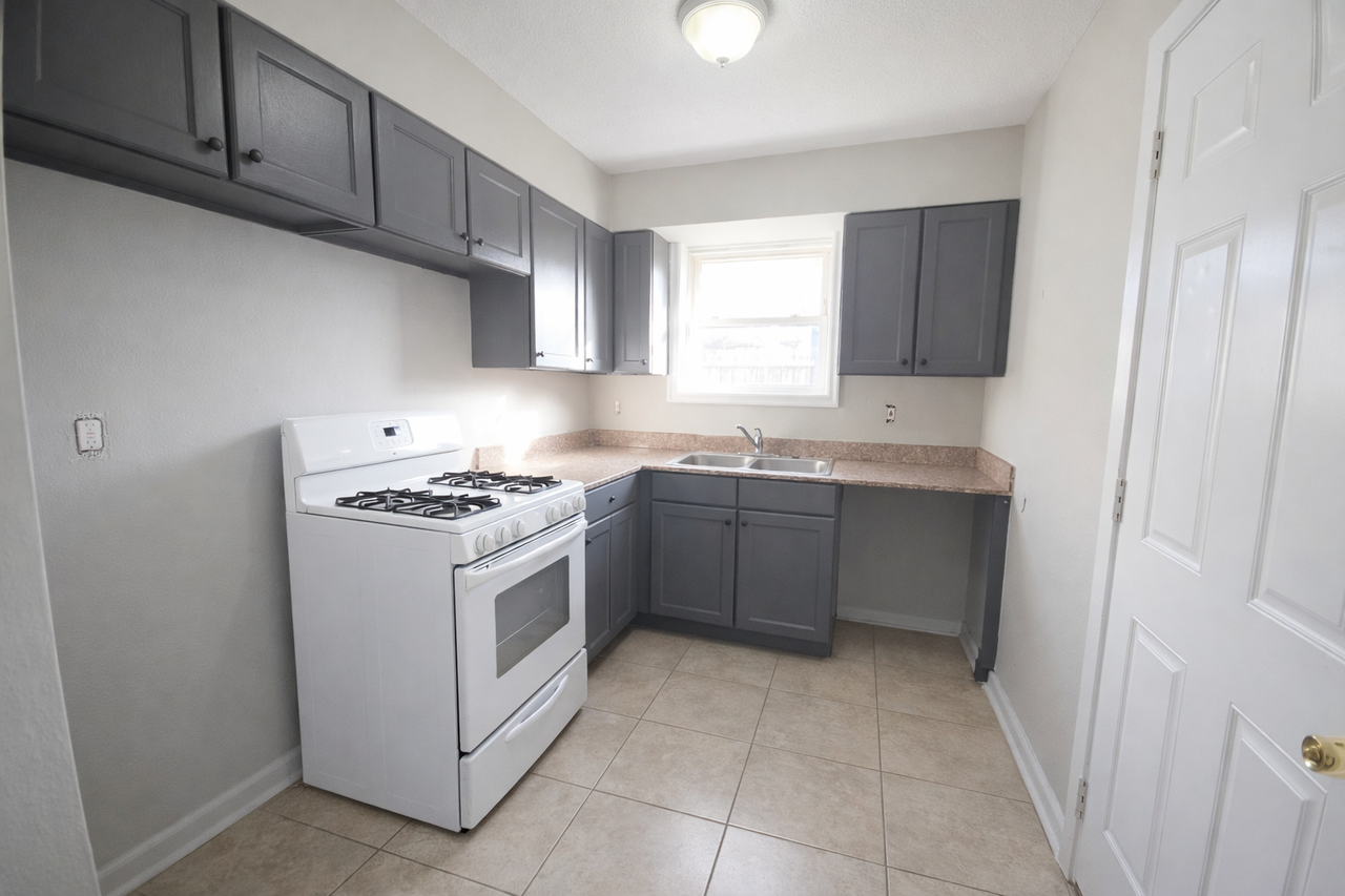 310 Helen St #310 - Photo 2 of 8