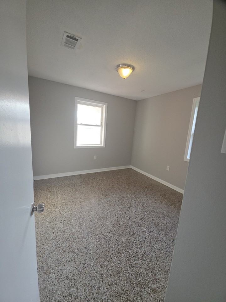 310 Helen St #310 - Photo 5 of 8