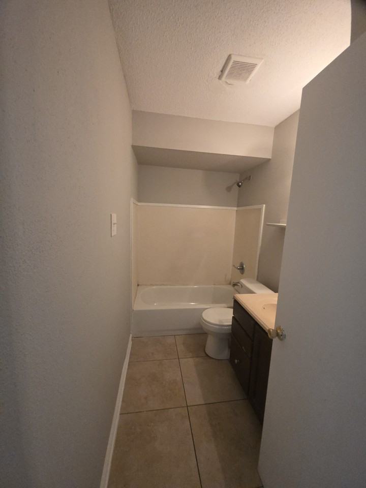 310 Helen St #310 - Photo 7 of 8