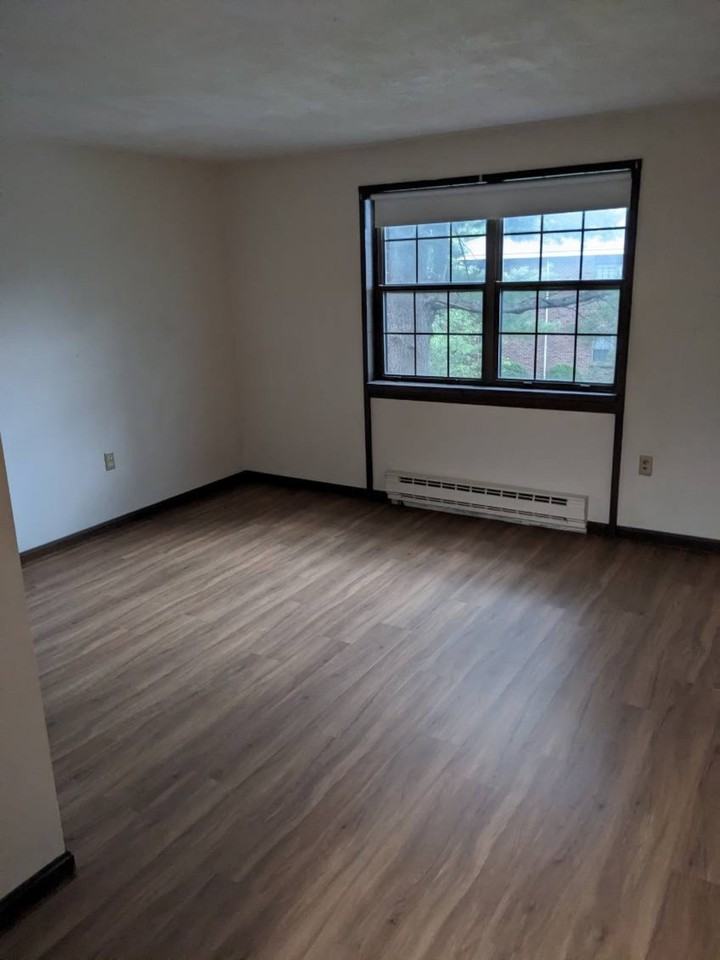 53 Swanson Ct #24C - Photo 6 of 10