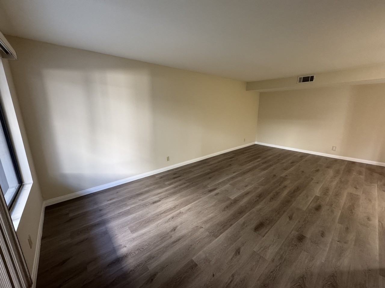 515 E Elmwood Ave #104 - Photo 5 of 12